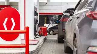 Топливо не доходит до АЗС - глава Минэнерго о перекупщиках