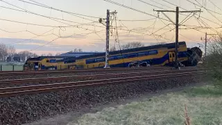 Поезд сошел с рельсов в Нидерландах: есть погибший
