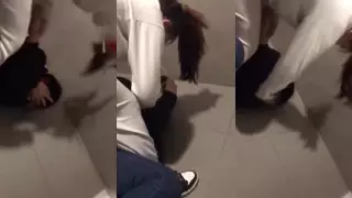 Видео жестокого избиения девушки в ВКО появилось в соцсетях