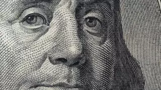 Курс доллара опустился ниже 450 тенге