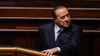 Бывший премьер Италии Берлускони попал в реанимацию