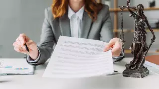 Гульмира Сатыбалды договорилась с похищенной потерпевшей в суде