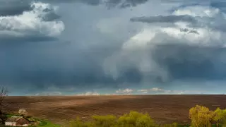 Жара до 34 градусов и снег: погода в Казахстане 13 апреля