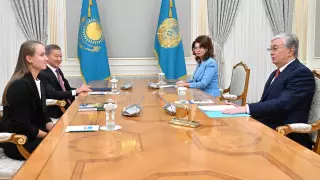 Что Елена Рыбакина подарила Касым-Жомарту Токаеву