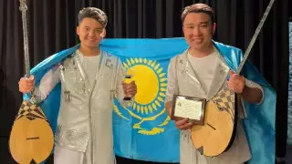 Дуэт домбристов из Казахстана победил на конкурсе в Италии