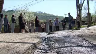 Раскопали и бросили: жители центра Алматы остались без дороги