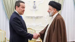 Премьер-министр Смаилов встретился с президентом Ирана Ибрахимом Раиси