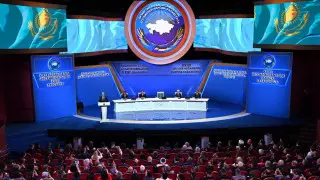 Токаев: Не нужно разрабатывать искусственные идеологические концепции