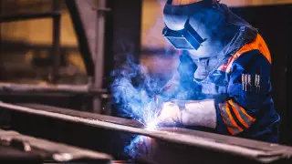 Сколько иностранцев работает в Казахстане