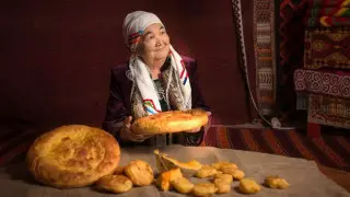 "Рецепты от ажешки". Как бабушки балуют внуков в разных странах