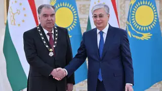 Токаев наградил Рахмона высшей госнаградой Казахстана
