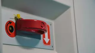 Пьяный 59-летний казахстанец остановил поезд из Атырау, сорвав стоп-кран