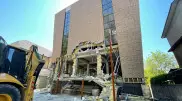 Незаконно построенное здание сносят в Алматы
