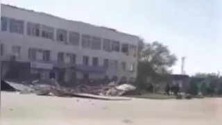 Сорванная ураганом крыша упала на женщину в Жамбылской области