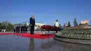 Президент Токаев возложил цветы к монументу ”Отан Ана”