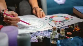 Кого ждет разочарование, а кто приманит деньги? Гороскоп на 9 мая