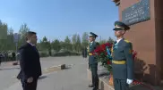 Глава Администрации Президента возложил цветы к памятнику Бауыржану Момышулы
