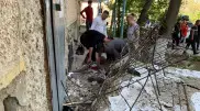 Стало известно, кто погиб и пострадал при обрушении козырька подъезда в Актау