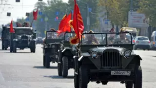 В Петропавловске на 20 суток арестовали мужчину, который отказался снять наклейки на авто в День Победы