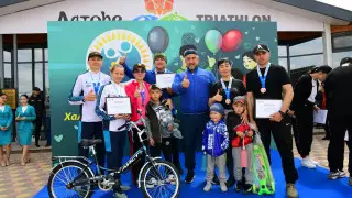 В честь Дня семьи в Актобе состоялся забег семейных пар