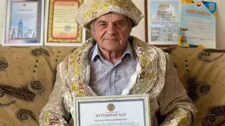 Вдохновляющая история аксакала Николая Шкапорова о любви к казахскому языку