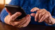 82-летняя астанчанка лишилась 3 тысяч долларов после звонка "со слезами"