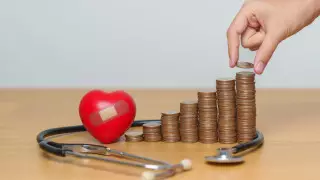 Какую зарплату получают работники Фонда обязательного медстрахования