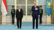 Токаев встретил президента Сингапура в Акорде