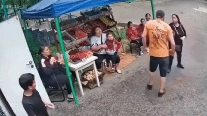 Кадры из видео