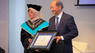 Президент Сингапура получила титул почётного профессора Назарбаев Университета