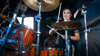 Барабаны и фан-клуб. Как казахстанцы нашли любимое дело