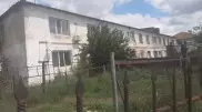 На грани обрушения: сельчане пожаловались на аварийный дом в Атырауской области