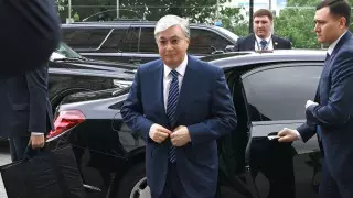 Появились фото прибытия Токаева в Кремлевский дворец в Москве