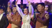 В Астане 3000 человек одновременно исполнили песню Шамши Калдаякова