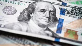 Курс доллара продолжает расти