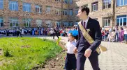 Рейды полиции и денежные награды. Как прошел последний звонок в регионах Казахстана