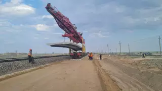 Первые рельсы уложены на участке Достык - Мойынты