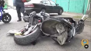 ДТП с мопедом в Алматы: парня в тяжелом состоянии увезли в больницу