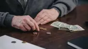 Пенсионеры "спасли" внучку и лишились 11 тысяч долларов в Алматы