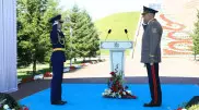 Министр обороны вручил офицерские погоны лучшим курсантам военных вузов