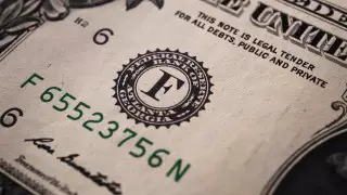 Курс доллара снизился еще на 1 тенге