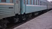 Пассажирский поезд сошел с рельсов в Алматы