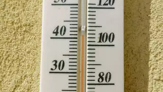 "Жара невыносимая": врачи и спасатели предупредили шымкентцев