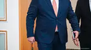 Должны ли госслужащие публично отчитываться о доходах