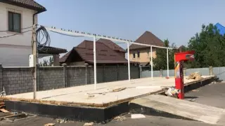 В Алматы снесли незаконно строившийся магазин