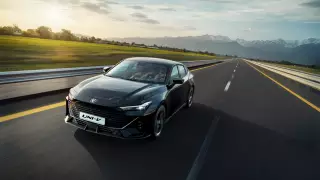 Тринадцать миллионов на "спорт":  открыты продажи нового лифтбека UNI-V