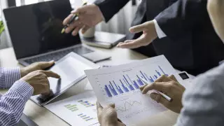 Школы с туалетом на улице: Годунова предложила чиновникам отчитываться за траты