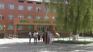 В кызылординской школе разгорелся скандал из-за сбора денег с учителей