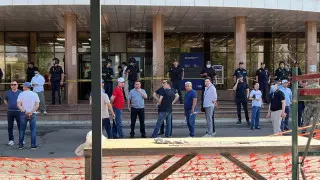 Захват Kaspi в Астане: глава МВД предлагал себя вместо одной из заложниц