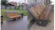 Уличная скамейка оказалась во дворе частного дома под Алматы